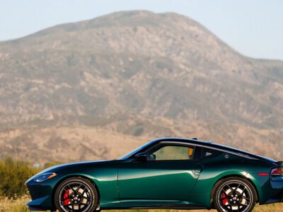 Nissan оновив свій культовий спорткар: вперше з «механікою» та дорожчим цінником