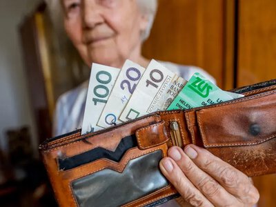 Як отримати українську пенсію в Польщі та за яких умов надають польські виплати