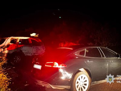 У Миколаєві в ДТП зазнали травмувань водій та пасажир, а одна з автівок загорілася (ФОТО)