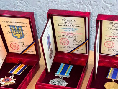 На Закарпатті рідним полеглих прикордонників вручили державні нагороди