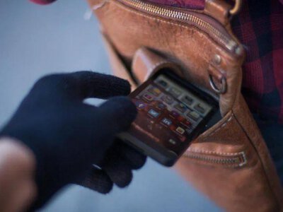 У Зарічному жінка отримала умовний термін за крадіжку телефона