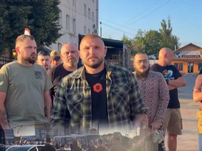 Таксисти погрожували ветерану і заважали паркуватися на вокзалі у Вінниці
