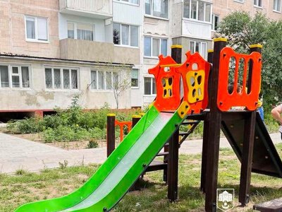 У Тернополі відкрили новий дитячий майданчик