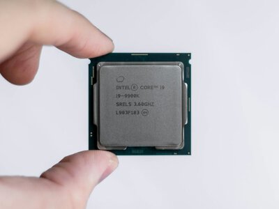 Intel знову дивує ринок: чому інвестори масово скуповують акції компанії