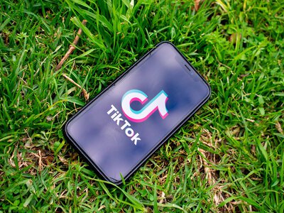 В Україні пропонують заборонити TikTok: у чому звинувачують платформу