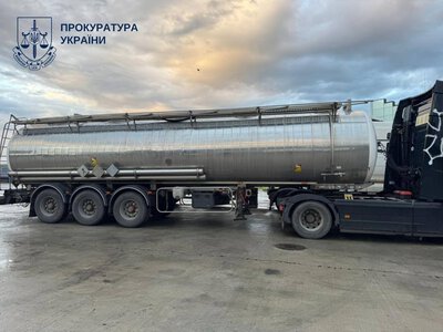 Схема на 97 млн грн – 117 тонн спирту ввезли в Україну як присадку до пального (ФОТО)