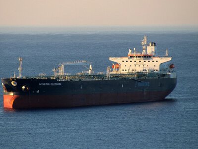 Ціни на нафту зростають через збої в Чорному морі та на Близькому Сході