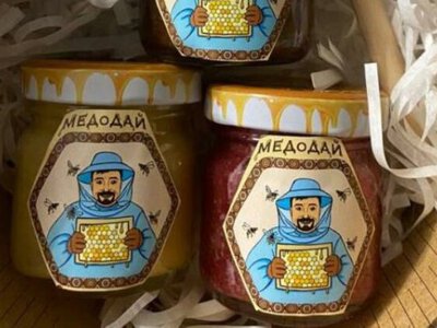 Бджоляр з Луганщини збирає на Чернігівщині фацелієвий мед