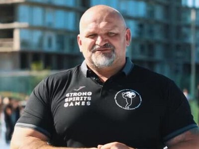 Василь Вірастюк уперше за тривалий час показав кохану, яка народила йому двох синів