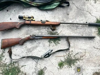На Рівненщині у чоловіка вилучили гвинтівку, рушницю та понад 50 набоїв
