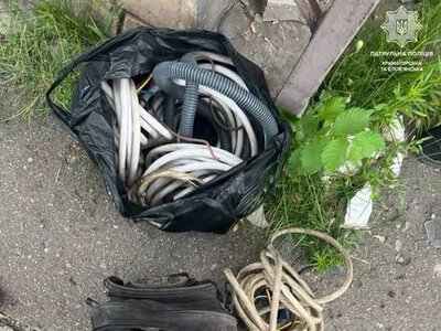 У Краматорську та Слов'янську патрульні затримали чоловіків із дротами невідомого походження
