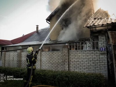 У Харкові гасили масштабну пожежу у приватному секторі, є загиблий (відео)