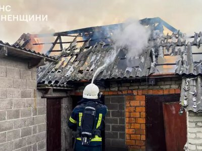 На Сарненщині загорілася господарська будівля: рятувальники винесли газовий балон і ліквідували пожежу