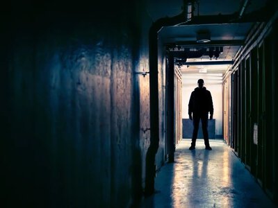 Психологічний терор у тіні: що таке сталкінг та як він проявляється