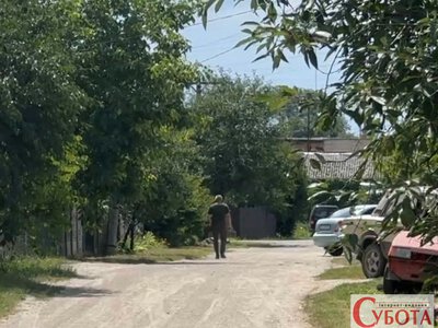 У Малині на вулиці помітили ексгібіціоніста: жінку злякав невідомий біля дитячого майданчика