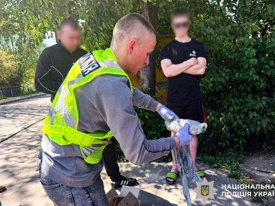 Відправляв психотропи по всій Україні: на Рівненщині судитимуть наркодилера