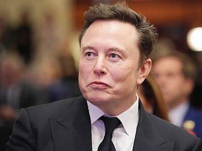 Маск: повне виведення російських військ з України нереалістичне