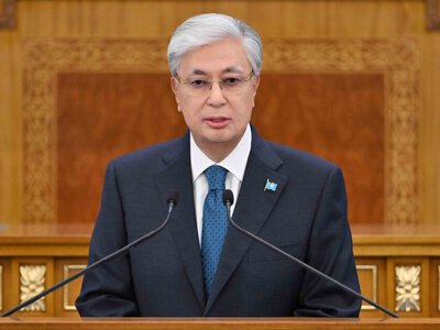 Президент Казахстану закликав путіна заморозити війну та повернутися до переговорів