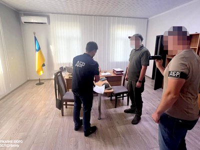 Керівник ТЦК фіктивно оформив знайомого на військову службу