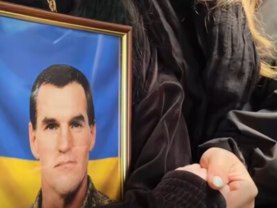 На Волині провели в останню путь Героя Олександра Комбарова