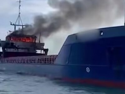 На виході з гирла Дунаю росія двічі атакувала цивільне судно: двоє моряків зникли безвісти