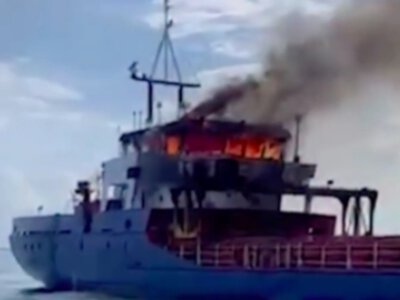 Окупанти двічі атакували цивільне судно з кукурудзою біля Одещини: двоє моряків зникли