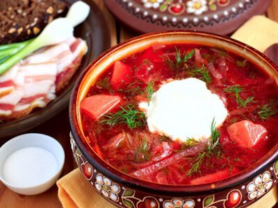 Не лише борщ і вареники: у першій українській кулінарній книзі були спаржа, артишоки й десятки видів ковбас