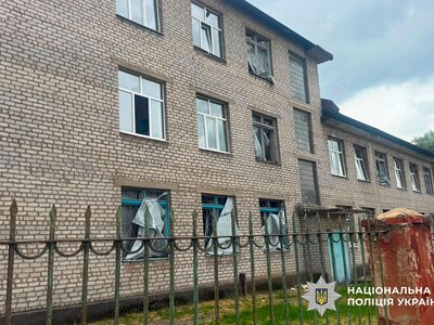 Російські атаки забрали життя людини та пошкодили десятки об’єктів на Донеччині (фото)