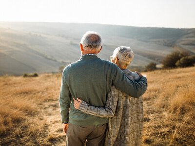 Чи можуть усі чоловіки-пенсіонери виїжджати за кордон під час воєнного стану