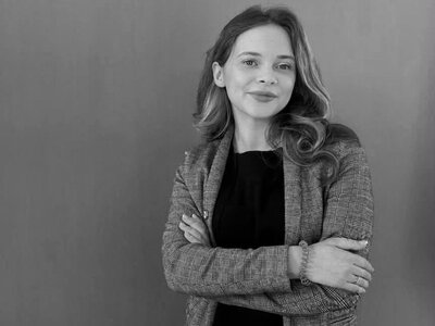 Через удар по виставці зброї під Києвом загинула юристка, координаторка руху “Зе!Жінки” Катерина Шалупня