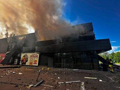 Окупанти вдарили по супермаркету у Чернігові: серед загиблих — 10-річна дитина (ОНОВЛЕНО)