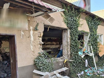 Поліція показала перші фото з місця атаки дрона «Молнія» по магазину у Снігурівській громаді