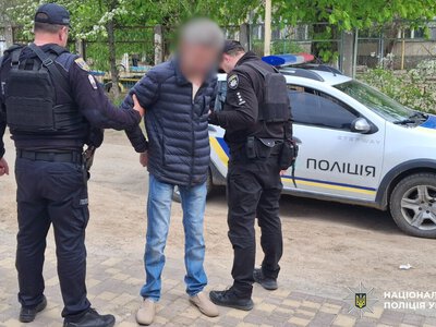До 7 років тюрми загрожує аккерманцю, який погрожував пістолетом вчительці сина