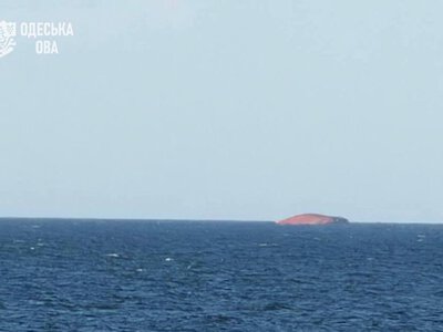Поблизу Одеси затонув балкер з кукурудзою, атакований ворожими ракетами