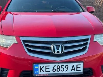 Майже не їздила: у Дніпрі продають Honda Accord VIII з мінімальним пробігом (ФОТО)