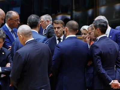 ЄС обговорює відмову від ухвалення санкцій «пакетами», щоб уникнути вето з боку деяких країн — FT