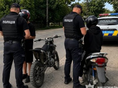 Їздили на мотоциклах без прав: у Кам'янському поліцейські викрили неповнолітніх