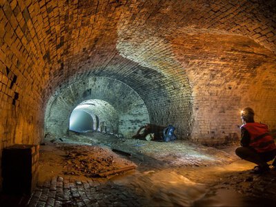 Під містом на Хмельниччині знайшли таємничі катакомби: легенди виявилися правдою