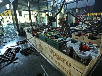 Унаслідок удару по супермаркету у Чернігові у лікарях перебувають 12 людей