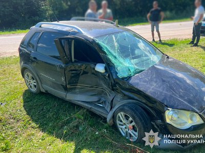 На Теребовлянщині після зіткнення Volkswagen і Ford госпіталізували жінку та дитину