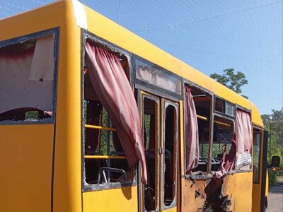 У Слов’янську окупанти атакували пасажирський автобус: двоє жінок поранені