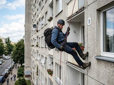 Спустився з восьмого поверху по мотузці: історія з Черкащини, яка дивує