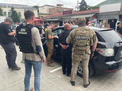 У Рівному затримали підозрюваного в організації незаконного переправлення чоловіків до Румунії