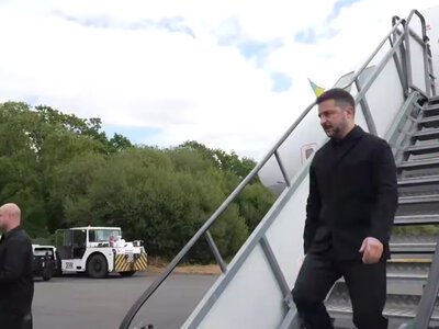 Спільне виробництво зброї та посилення ППО: Зеленський прибув із візитом до Великої Британії