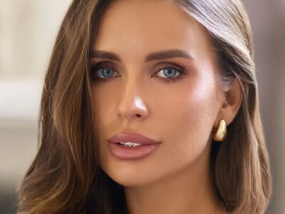 Вогонь. Дружина Назара Волошина підірвала соцмережі сексі-образом у новій фотосесії