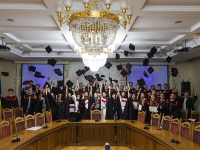 Випускники ННІІПІ ЗУНУ отримали дипломи бакалавра