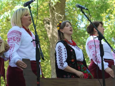 У Радехові відбувся фестиваль «Радехівське пісенне коло»: для ЗСУ зібрали 47 тисяч гривень