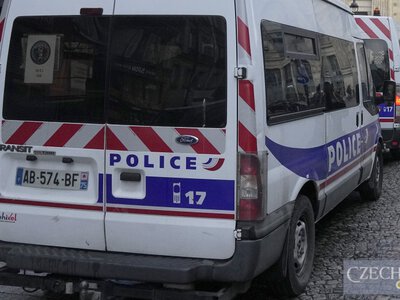 У Парижі після поранення ножем трьох жінок нападник був заарештований поліцейським у цивільному