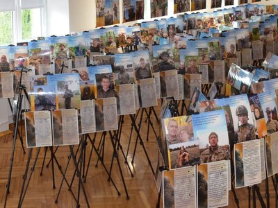 Франківців запрошують відвідати фотовиставку «Ненароджені для війни»