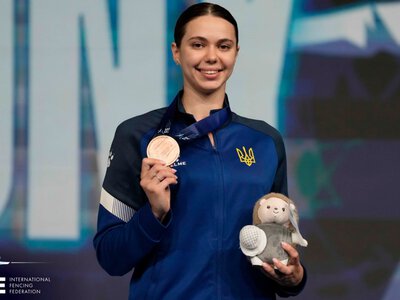 Триумф у Гонконгу: Аліна Полозюк здобула історичну «бронзу» на чемпіонаті світу з фехтування